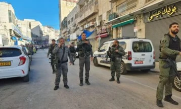 Со нож ранети двајца израелски полицајци во источен Ерусалим, напаѓачот убиен