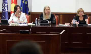 Прекината комисиската седница за нов член на Уставен суд, предлог од власта професорката Јадранка Дабовиќ