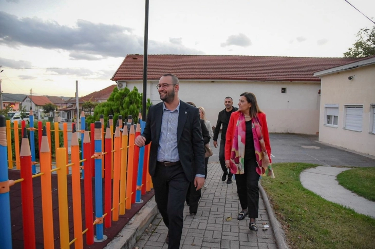 Тренчевска и  Костадинов  најавија нова градинка во Пирaва