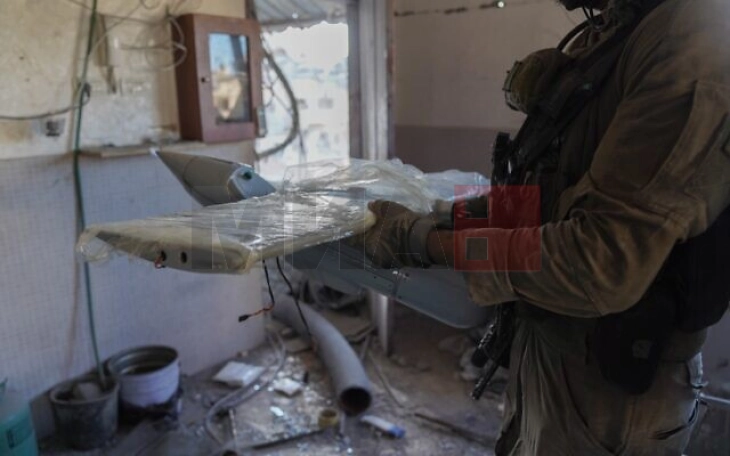 Në një ndërtesë banimi në Gazë është zbuluar një fabrikë e Hamasit për prodhimin e dronëve dhe një depo për armë