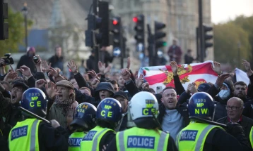 Бројот на уапсените за време на контрапротестите во Лондон се искачи на 126 лица