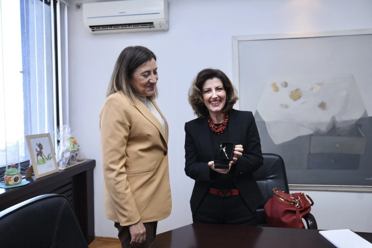 Trençevska në takim me Monika Sandrin nga UNHCR