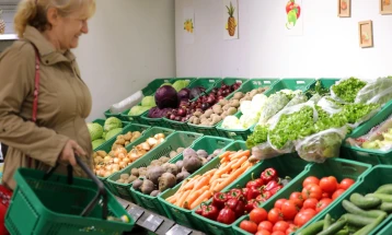 Price caps on fruits and vegetables to remain in place until December