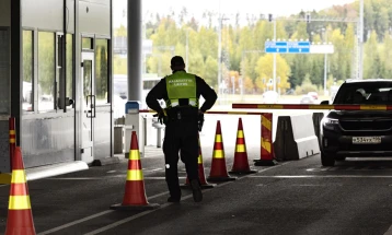 Финска ќе постави бариери на границата со Русија