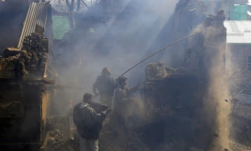 Индиските сили убиле пет бунтовници во борбите во Кашмир