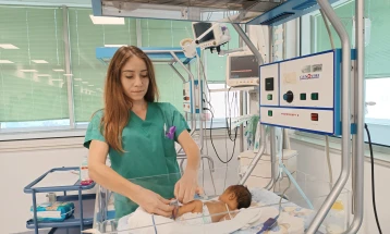 Доктори и сестри се потребни во Одделението за предвремено родени бебиња на ГАК