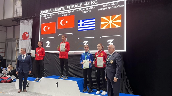 Дебарската каратистка Сара Дука освои бронза на Балканскиот шампионат во Словенија