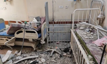 Дваесет и осум предвремено родени бебиња од болница во Газа префрлени во Египет