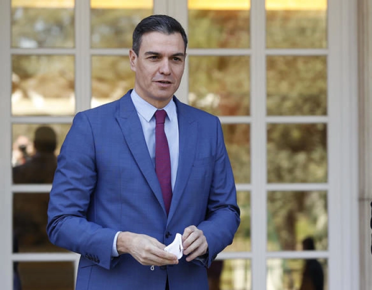 Spain's Sánchez unveils new Cabinet, keeps ministers in senior posts