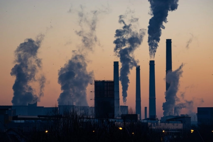 Raport i BE-së: Pothuajse 400.000 vdekje në Evropë në vitin 2021 për shkak të ndotjes së ajrit