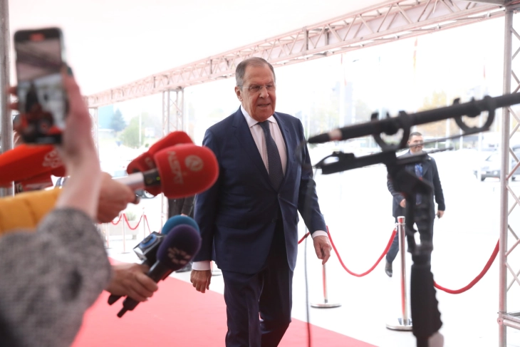 Lavrov mbërriti në Këshillin ministror të OSBE-së