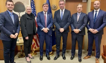 Американска амбасада за средбата Мицкоски-О‘ Брајан: Потенцирана важната улога што сите политички партии треба да ја имаат за поддршка на евроинтегративниот процес