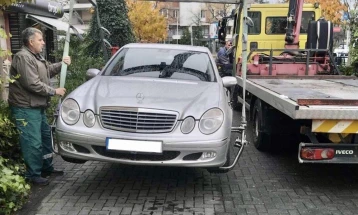 За една недела отстранети 224 непрописно паркирани возила во општина Центар