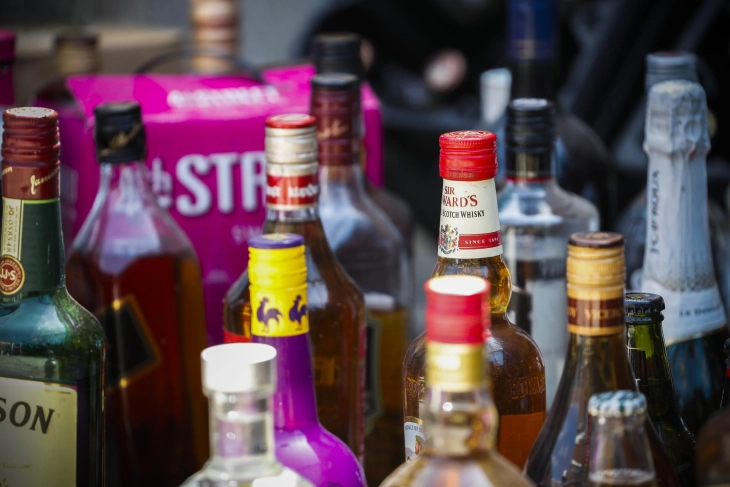 СЗО: Државите треба да го зголемат данокот за алкохолот и засладените пијалоци