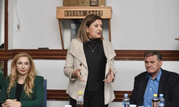 Министерката Тренчевска и пратеничката Колева се сретнаа со кавадаречките пензионери, појаснети антикризните мерки