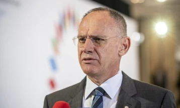 Австрискиот министер за внатрешни работи им предложи на Бугарија и Романија условен „воздухопловен Шенген“