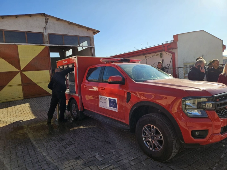 Радовишките пожарникари добија ново противпожарно возило