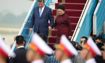 Кинескиот претседател во посета на Виетнам во обид да се спротивстави на растот на американското влијание
