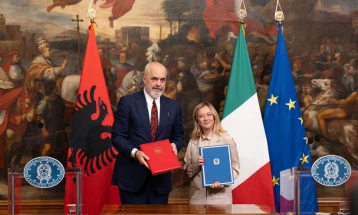 Реакции во Италија по одлуката на албанскиот Уставен суд
