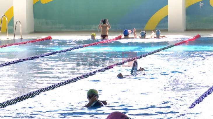 Над 1.000 основци од Куманово го користат базенот како дел од програмата за бесплатно пливање
