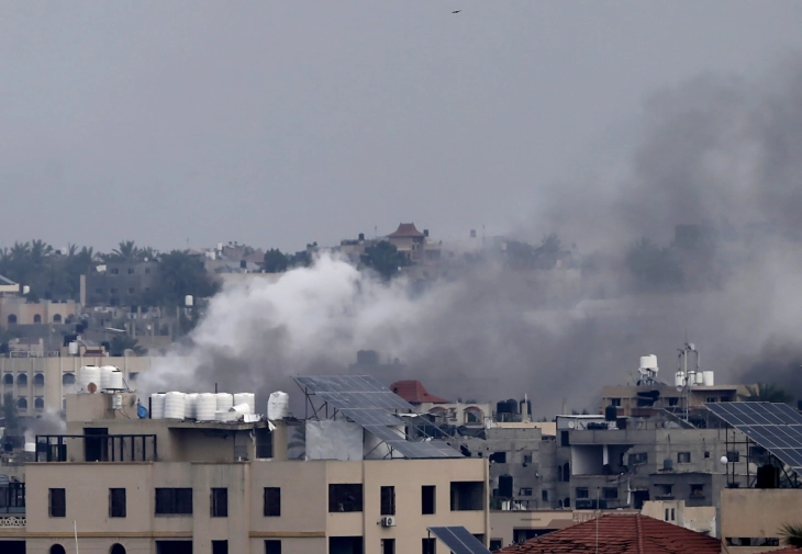 Израелски воздушен напад врз бегалски камп: Најмалку 13 лица загинаа, повеќе од 70 се ранети