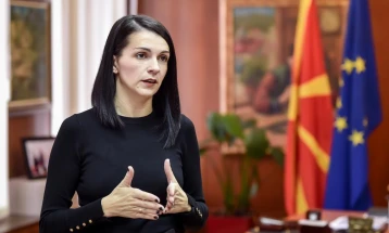 Костадиновска-Стојчевска: Македонскиот јазик не е и нема да биде прашање за преговори или компромиси
