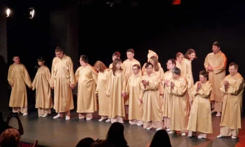 Музичко-сценска претстава „Божествена рапсодија“ на лица со Даунов синдром од Здружението „Трисомија 21“