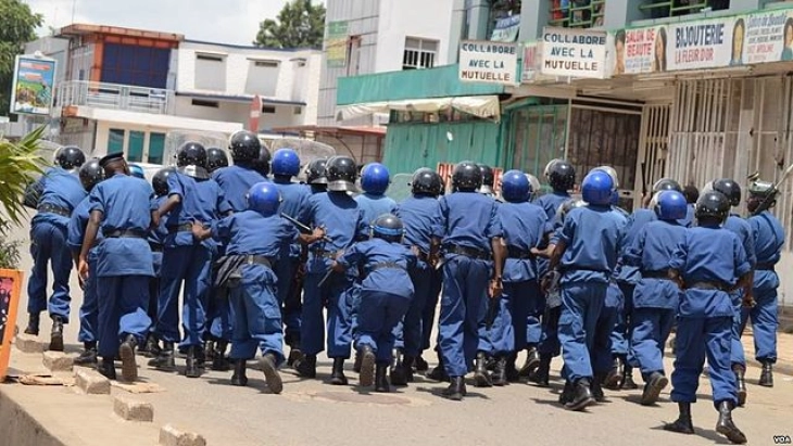 Njëzet persona e kanë humbur jetën në sulmin e kryengritësve në Burundi
