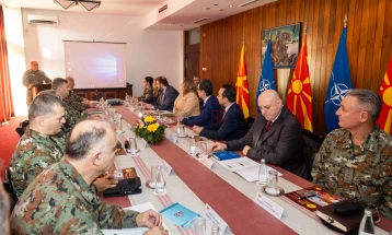 Пред претседателот Пендаровски презентирани реализираните активности на Армијата во текот на годината (ДПЛ)