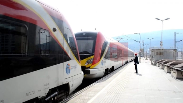 Оценка 2.91 за патувањето со воз,  пругите „чекаат“ приватни оператори и ремонти