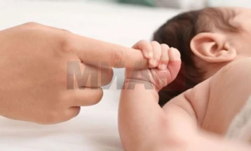 МЗ: Санирана повредата на бебето на ГАК, акушерката суспендирана
