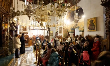 Празнична посета и дарување во Бигорскиот Манастир во организација на Министерството за труд и социјална политика