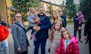 Спасовски на новогодишна дружба со децата на припадниците на САЕ „Тигар“, ЕБР и ЕОП