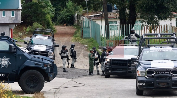 Persona të armatosur rrëmbejnë një autobus me 31 emigrantë në veri të Meksikës
