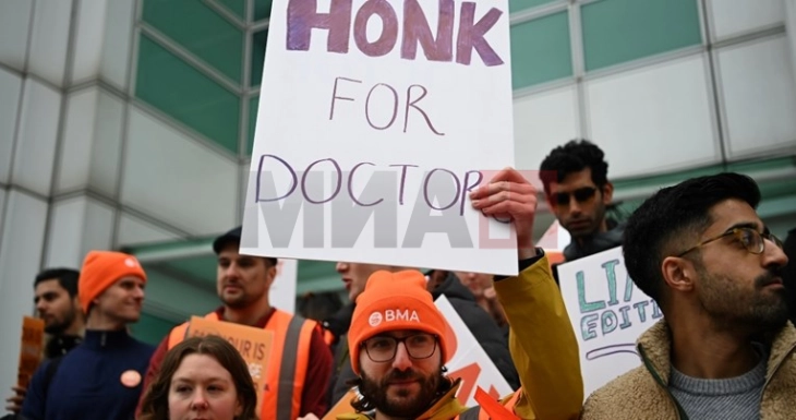 Grevë e mjekëve të rinj në Angli, nuk do të punojnë gjashtë ditë