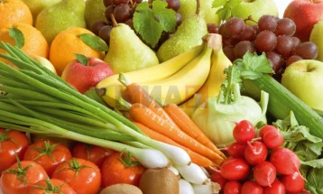 Продолжени роковите за замрзнување на цените на одредени видови овошје и зеленчук и за прибавување и продавање задолжителни количества од нив