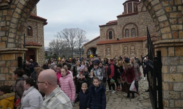 Традиционална Бадникова литија во Велес