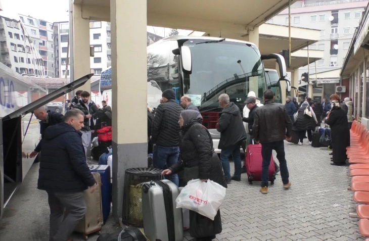 Për një javë nga Gostivari u larguan 11 mijë kurbetçarë