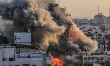 Në një sulm ajror izraelit në Gazë humbën jetën dy gazetarë palestinezë