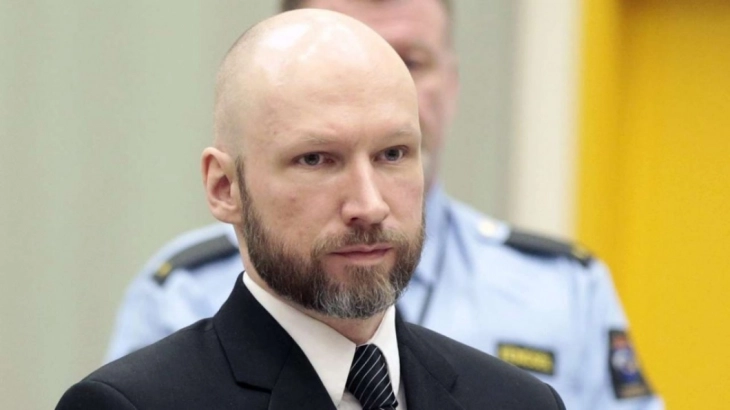 Масовниот убиец Брејвик ја тужи Норвешка поради затворските услови