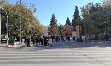 Анкета: Мнозинството Грци песимисти за 2024 година