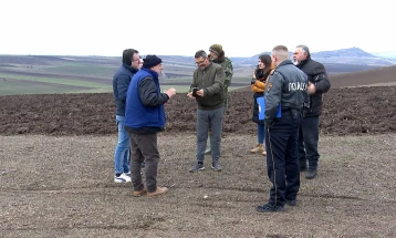 И жителите на Шупли Камен се против закопување угинати свињи во атарот на нивното село 