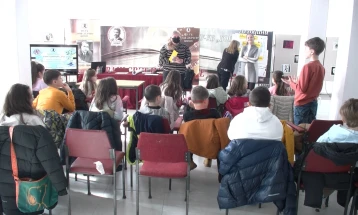 Во штипската библиотека почна зимската школа за учениците