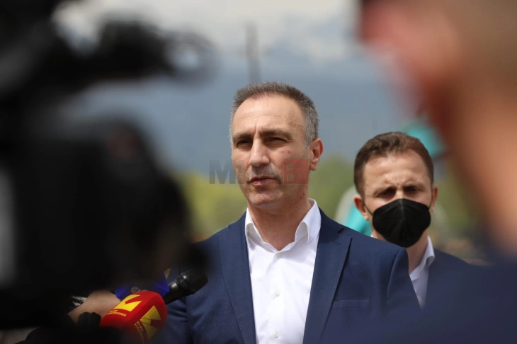 Груби: Aнкетите велат дека европскиот фронт СДСМ-ДУИ-АА убедливо ќе победи на изборите на 8 мај