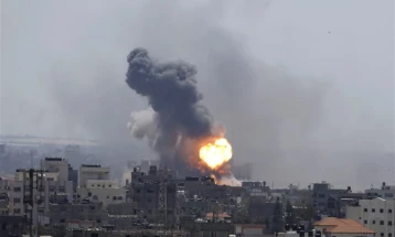 Во два израелски воздушни напада врз Газа во текот на ноќта загинаа 30 Палестинци