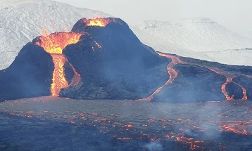 Icelandic town evacuated again as volcanic activity grows