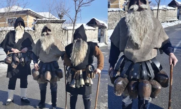 Џоломари од неколку тиквешки села бркаа лоши духови, традиција за Василица