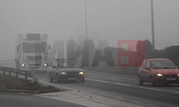 Снег на превоите Буково и Пресека, магла на патот  Делчево – Македонска Каменица