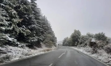 Слаб снег на Попова Шапка и во југозападниот дел од државата