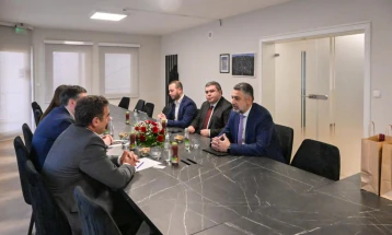 Средба на секретарите на СДСМ и Самоопределување, Зечевиќ-Рама во Приштина